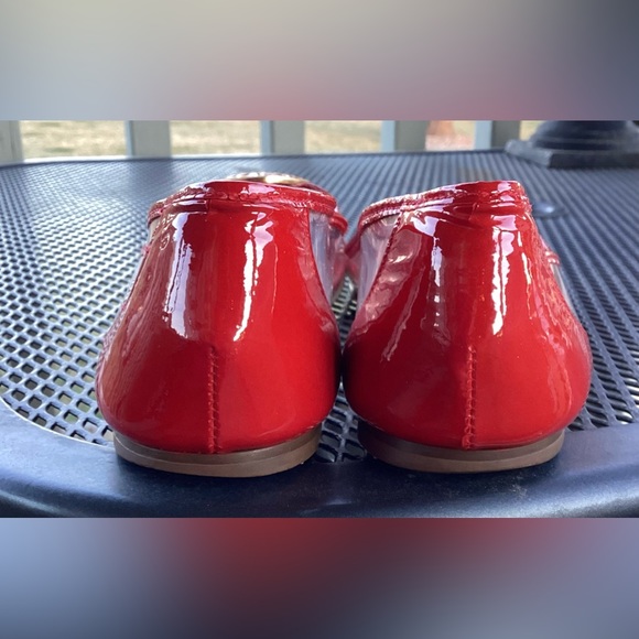 TORY BURCH RED LEATHER & VINYL BALLET FLATS - Picture 8 of 9